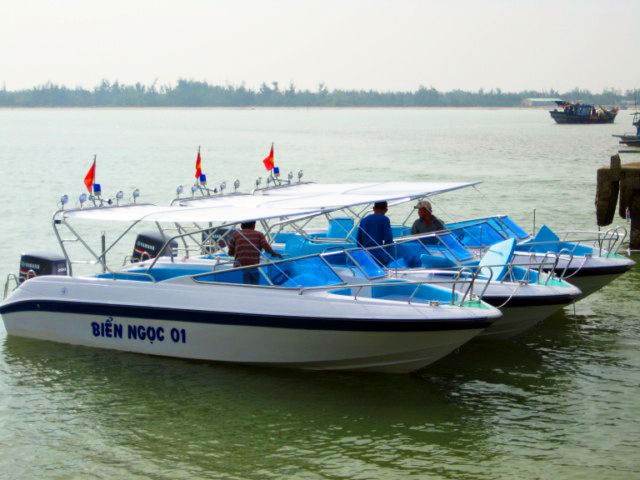 Tour lặn biển Nha Trang bằng tàu cao tốc